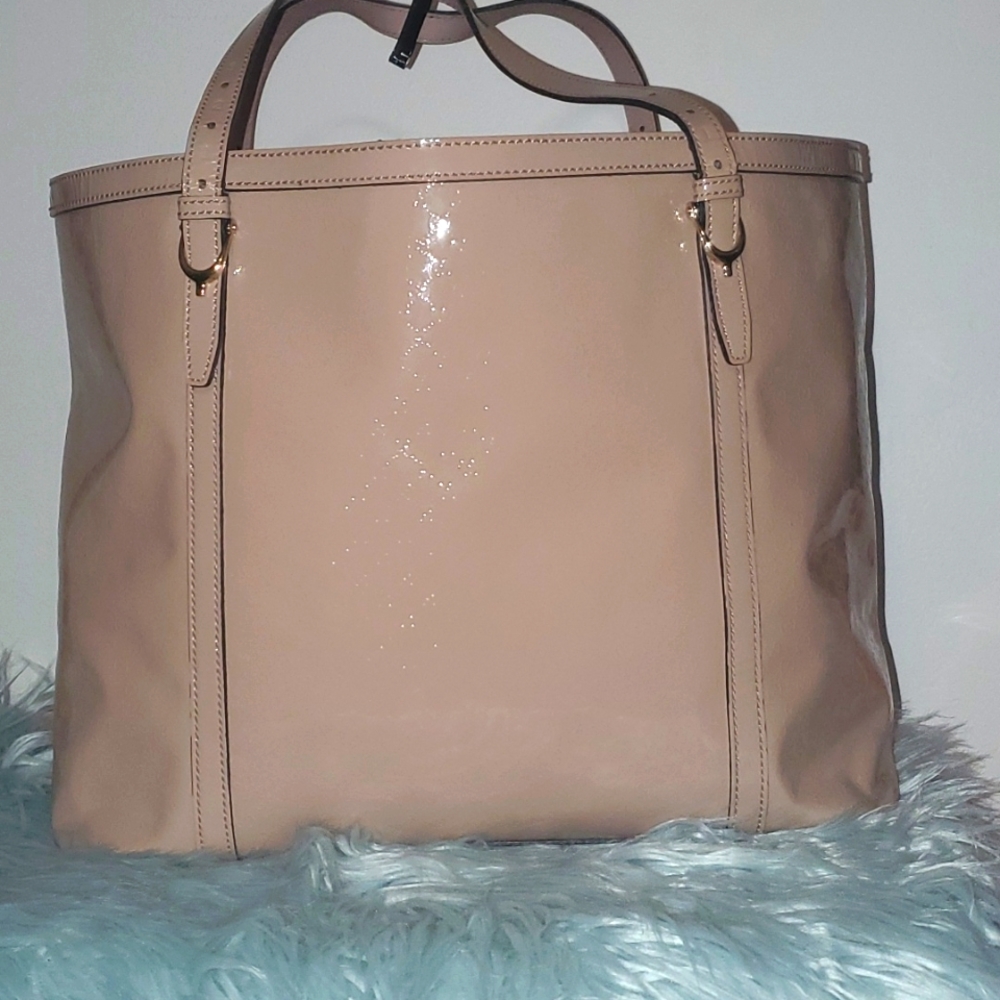 Gucci Microguccissima Patent Leather tote Bag